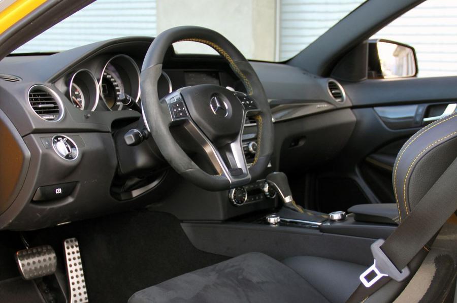  Mercedes-Benz C63 AMG Coupe Black Series 2012 года  (фото 19 из 66)